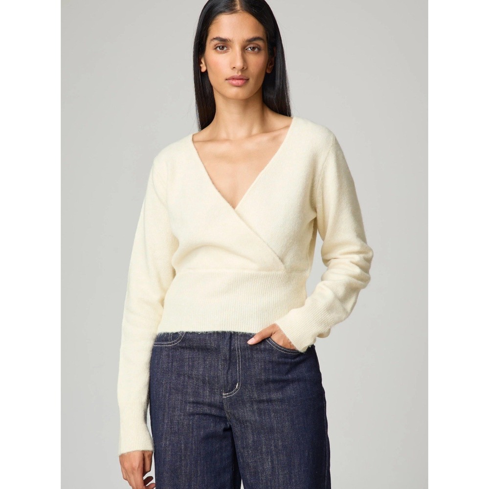 Glassons Knit Crossover Sweater Women's Large Soft‎ Fuzzy Minimalist Cream